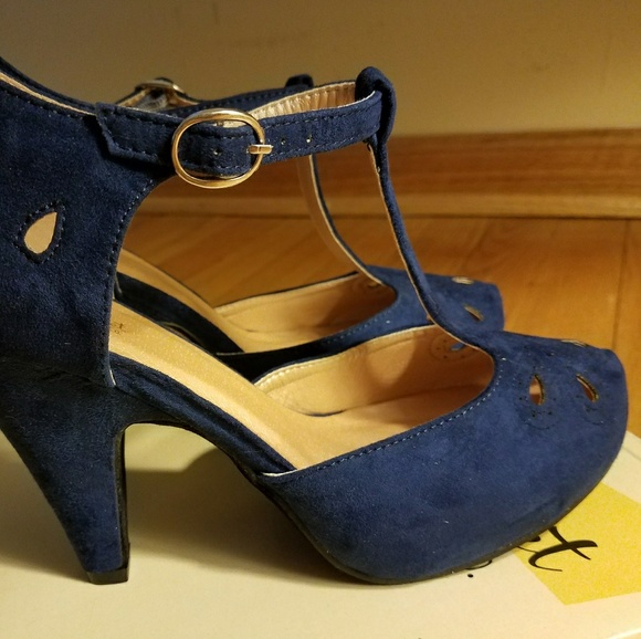 navy t strap shoes